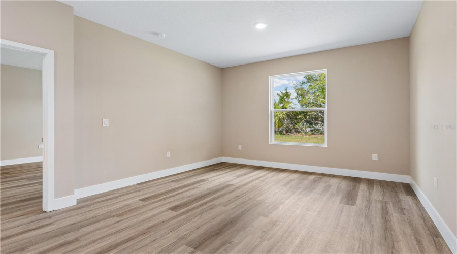 Photos Are Of Same Model; Finishes May Vary.