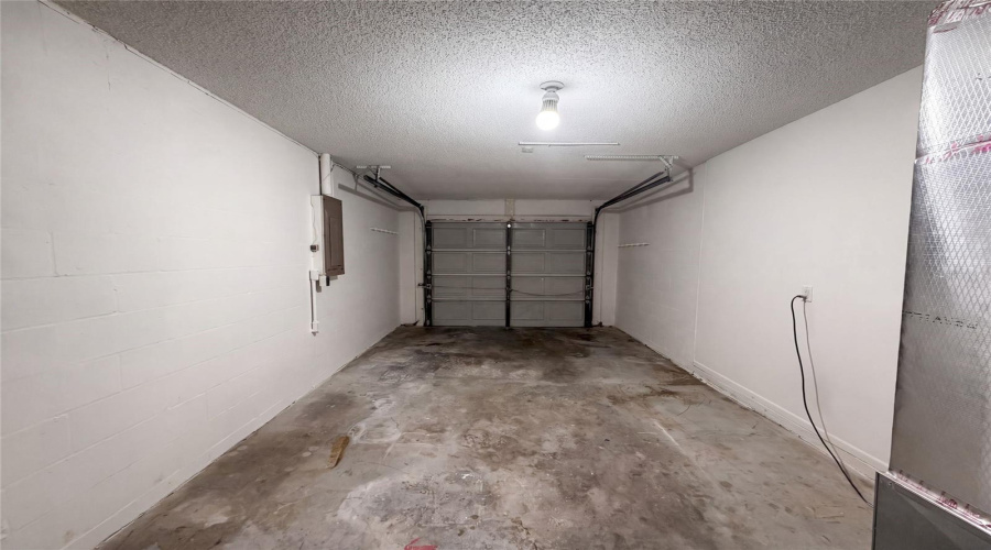 Tampa, Florida 33635, 4 Bedroom Bedrooms, ,2 Bathroombathrooms,Residential,For Sale,Hidden Hollow,0,Mfro6424056