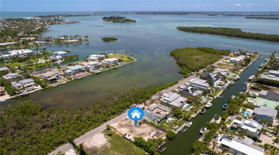 Perfect Canal Location With Views To The Front