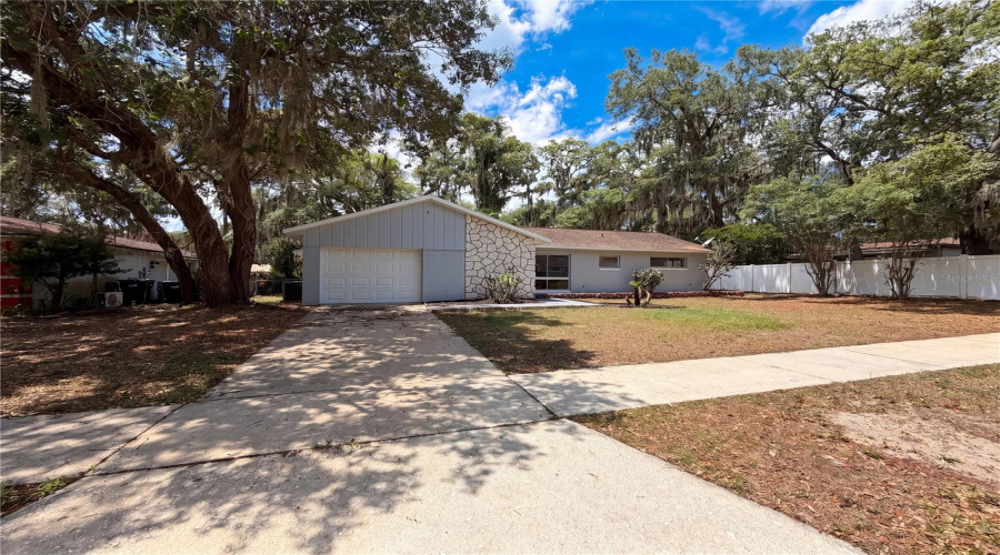 Orlando, Florida 32817, 3 Bedroom Bedrooms, ,2 Bathroombathrooms,Residential,For Sale,Galatian,0,Mfro6405520