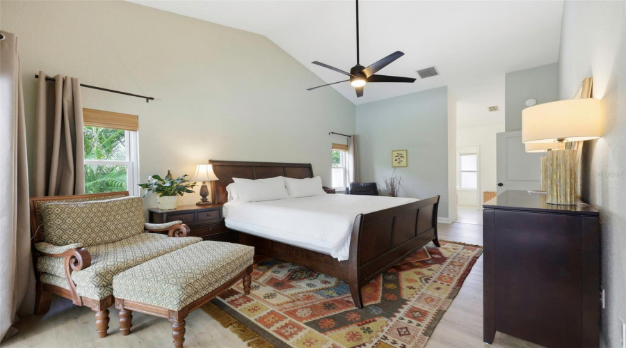 Clearwater, Florida 33761, 4 Bedroom Bedrooms, ,3 Bathroombathrooms,Residential,For Sale,Lake Shore,0,Mfra4702568