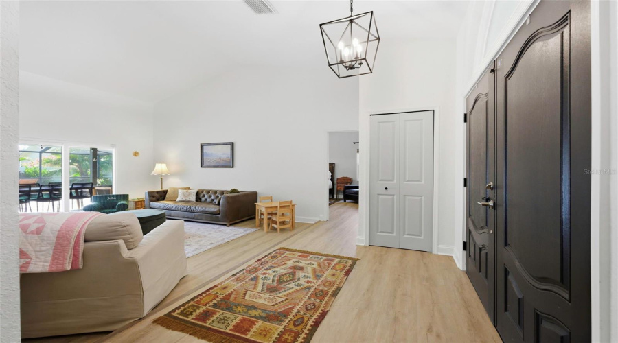 Clearwater, Florida 33761, 4 Bedroom Bedrooms, ,3 Bathroombathrooms,Residential,For Sale,Lake Shore,0,Mfra4702568