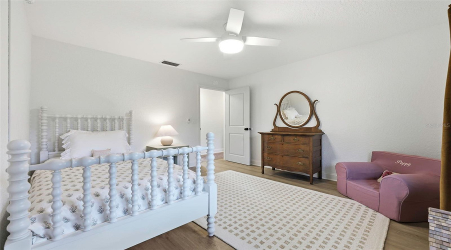 Clearwater, Florida 33761, 4 Bedroom Bedrooms, ,3 Bathroombathrooms,Residential,For Sale,Lake Shore,0,Mfra4702568