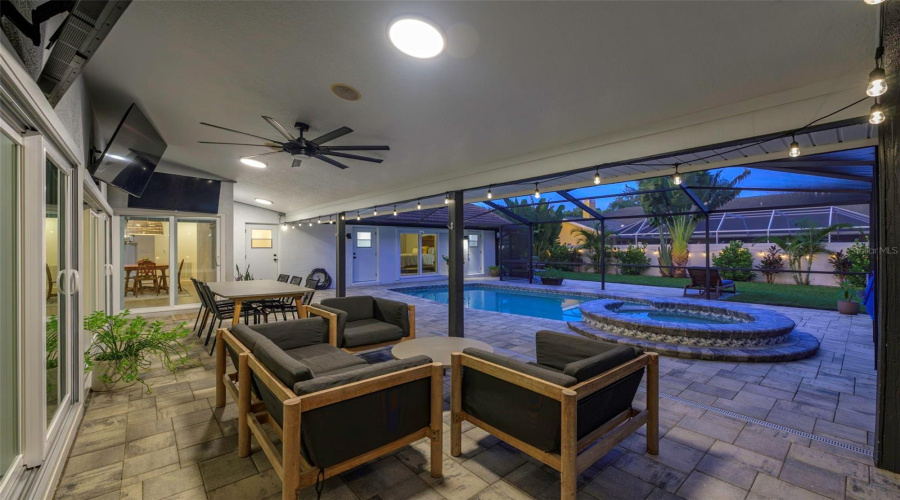 Clearwater, Florida 33761, 4 Bedroom Bedrooms, ,3 Bathroombathrooms,Residential,For Sale,Lake Shore,0,Mfra4702568