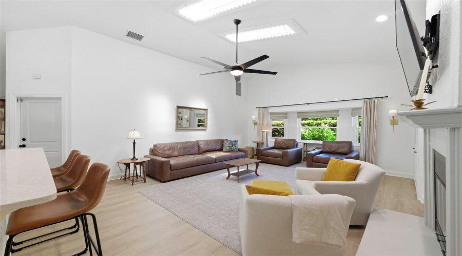 Clearwater, Florida 33761, 4 Bedroom Bedrooms, ,3 Bathroombathrooms,Residential,For Sale,Lake Shore,0,Mfra4702568