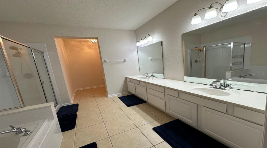 Orlando, Florida 32819, 3 Bedroom Bedrooms, ,2 Bathroombathrooms,Residential,For Sale,Shoreway,0,Mfro6373285