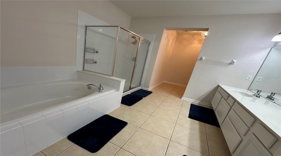 Orlando, Florida 32819, 3 Bedroom Bedrooms, ,2 Bathroombathrooms,Residential,For Sale,Shoreway,0,Mfro6373285