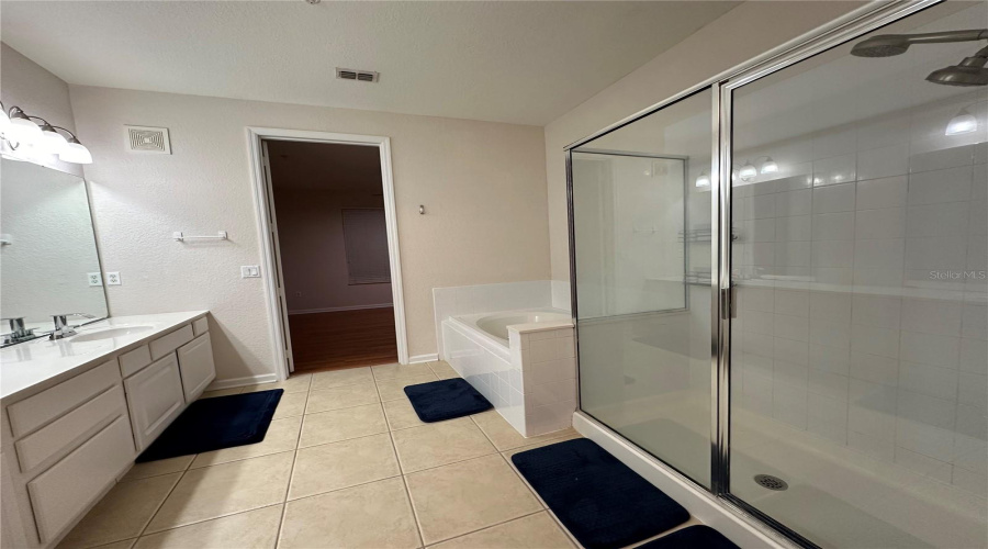Orlando, Florida 32819, 3 Bedroom Bedrooms, ,2 Bathroombathrooms,Residential,For Sale,Shoreway,0,Mfro6373285