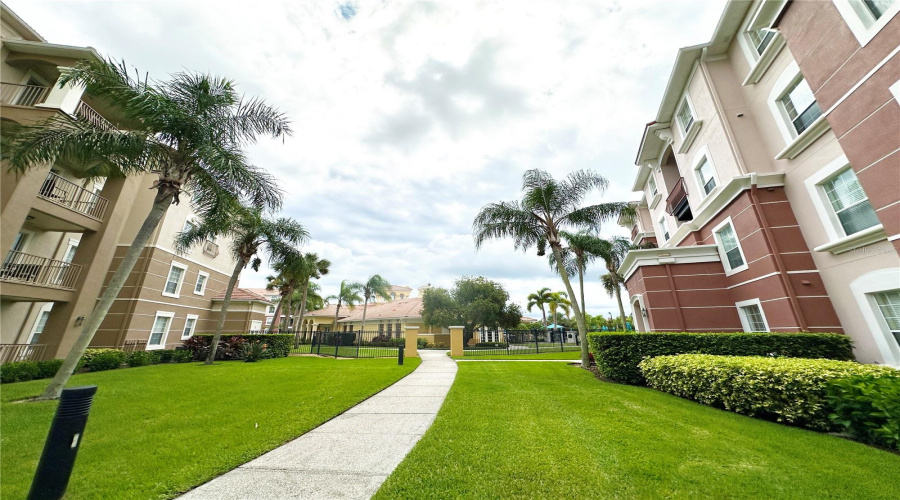 Orlando, Florida 32819, 3 Bedroom Bedrooms, ,2 Bathroombathrooms,Residential,For Sale,Shoreway,0,Mfro6373285