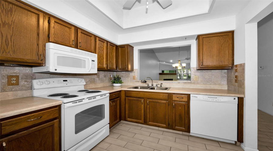 Palm Harbor, Florida 34685, 2 Bedroom Bedrooms, ,2 Bathroombathrooms,Residential,For Sale,Hillmoor,0,Mfrtb8525676