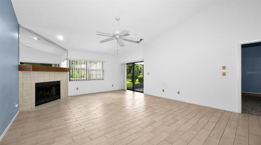 Palm Harbor, Florida 34685, 2 Bedroom Bedrooms, ,2 Bathroombathrooms,Residential,For Sale,Hillmoor,0,Mfrtb8525676