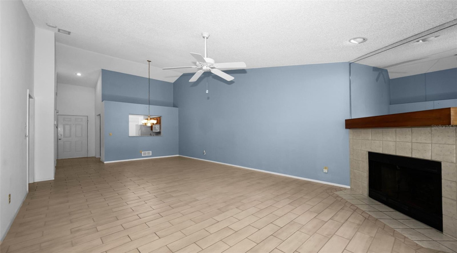 Palm Harbor, Florida 34685, 2 Bedroom Bedrooms, ,2 Bathroombathrooms,Residential,For Sale,Hillmoor,0,Mfrtb8525676