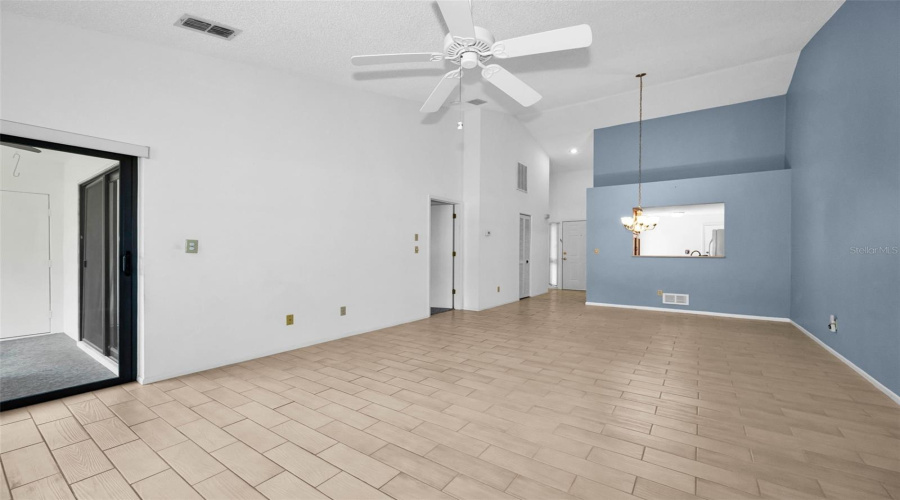 Palm Harbor, Florida 34685, 2 Bedroom Bedrooms, ,2 Bathroombathrooms,Residential,For Sale,Hillmoor,0,Mfrtb8525676