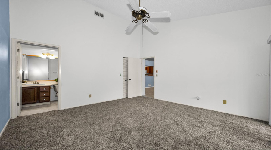 Palm Harbor, Florida 34685, 2 Bedroom Bedrooms, ,2 Bathroombathrooms,Residential,For Sale,Hillmoor,0,Mfrtb8525676