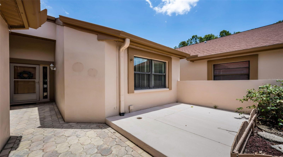 Palm Harbor, Florida 34685, 2 Bedroom Bedrooms, ,2 Bathroombathrooms,Residential,For Sale,Hillmoor,0,Mfrtb8525676