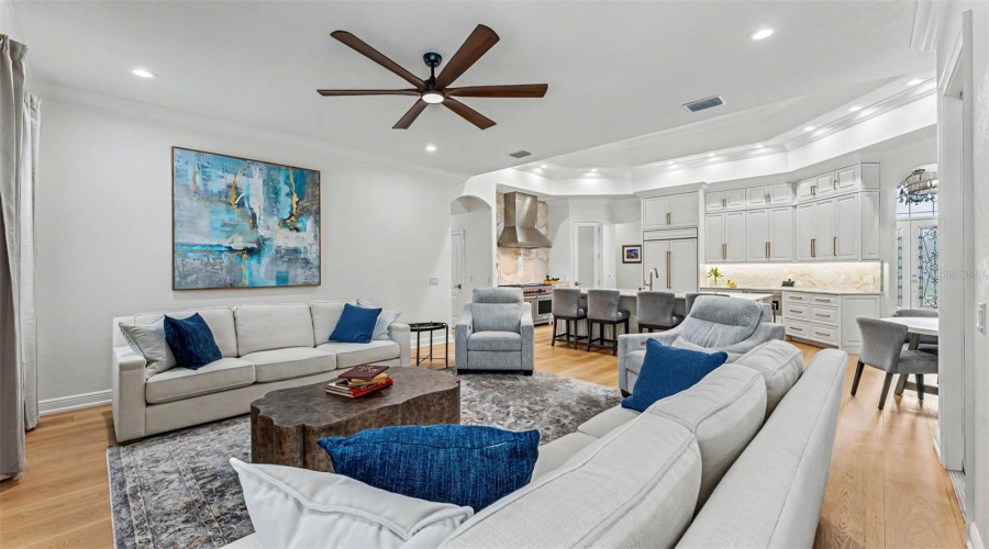 Lakeland, Florida 33813, 5 Bedroom Bedrooms, ,4 Bathroombathrooms,Residential,For Sale,Crescent Woods,0,Mfrl4963663