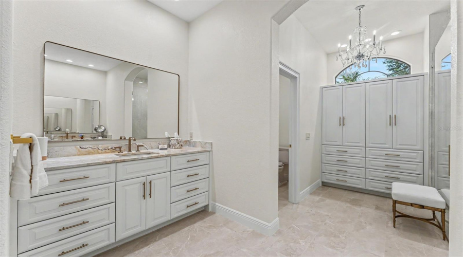 Lakeland, Florida 33813, 5 Bedroom Bedrooms, ,4 Bathroombathrooms,Residential,For Sale,Crescent Woods,0,Mfrl4963663