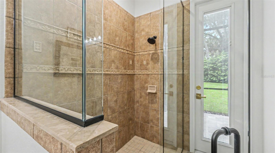 Lakeland, Florida 33813, 5 Bedroom Bedrooms, ,4 Bathroombathrooms,Residential,For Sale,Crescent Woods,0,Mfrl4963663