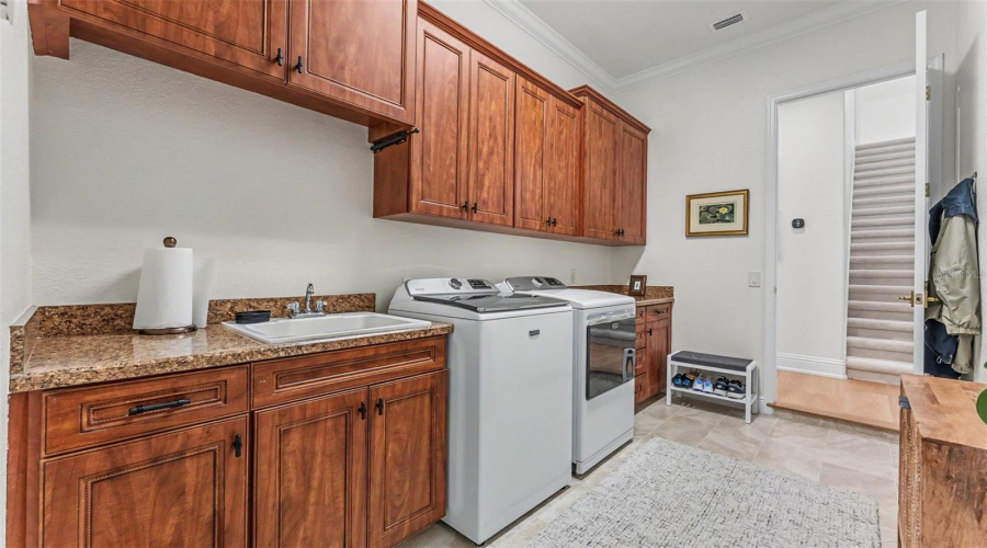 Lakeland, Florida 33813, 5 Bedroom Bedrooms, ,4 Bathroombathrooms,Residential,For Sale,Crescent Woods,0,Mfrl4963663