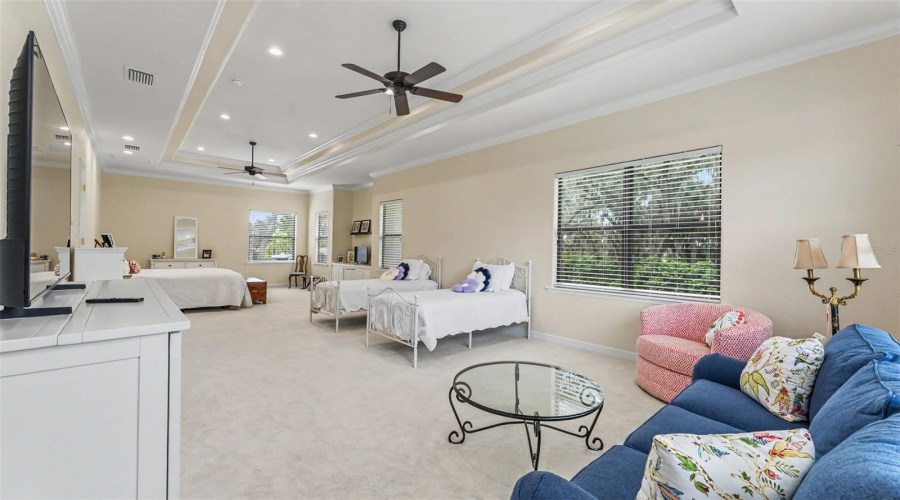 Lakeland, Florida 33813, 5 Bedroom Bedrooms, ,4 Bathroombathrooms,Residential,For Sale,Crescent Woods,0,Mfrl4963663