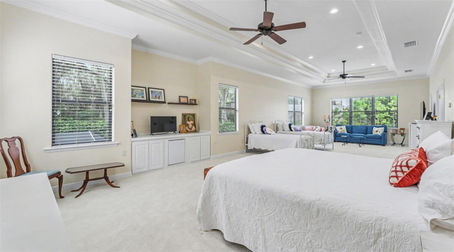 Lakeland, Florida 33813, 5 Bedroom Bedrooms, ,4 Bathroombathrooms,Residential,For Sale,Crescent Woods,0,Mfrl4963663