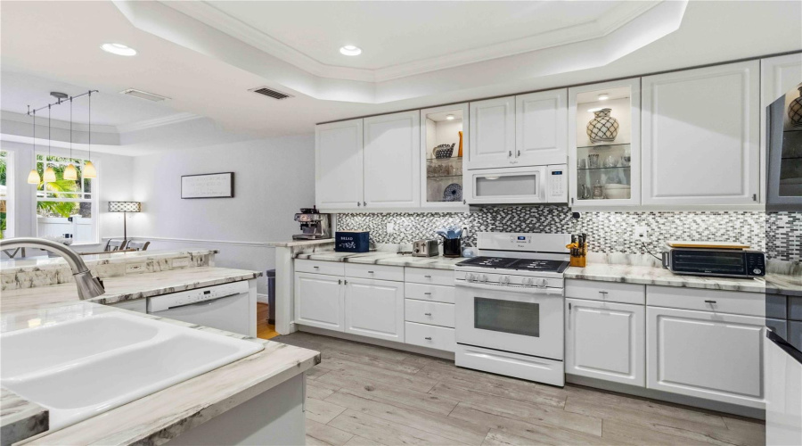 Tampa, Florida 33611, 4 Bedroom Bedrooms, ,3 Bathroombathrooms,Residential,For Sale,Bayshore Trails,0,Mfrtb8508991