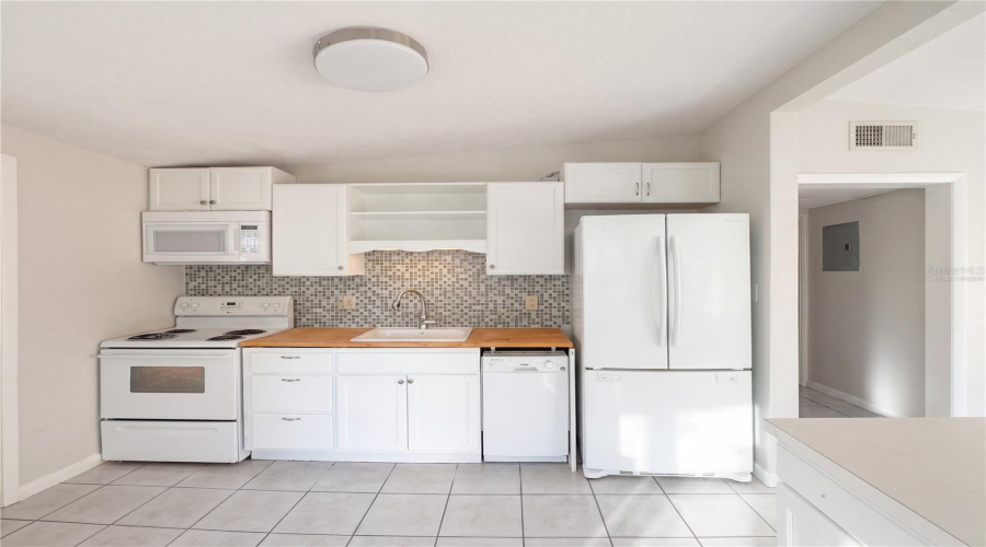 Edgewater, Florida 32132, 2 Bedroom Bedrooms, ,1 Bathroombathrooms,Residential,For Sale,New York,0,Mfro6406870