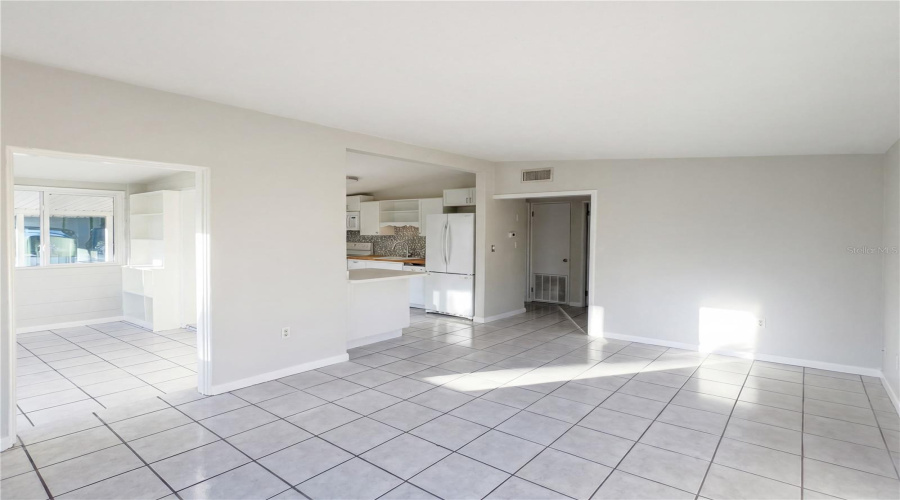 Edgewater, Florida 32132, 2 Bedroom Bedrooms, ,1 Bathroombathrooms,Residential,For Sale,New York,0,Mfro6406870