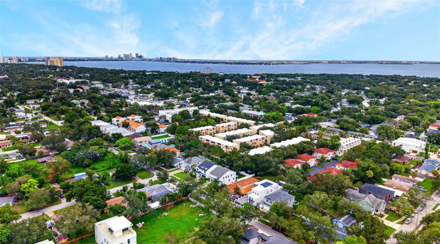 Tampa, Florida 33611, 5 Bedroom Bedrooms, ,3 Bathroombathrooms,Residential,For Sale,6Th,0,Mfrtb8529258