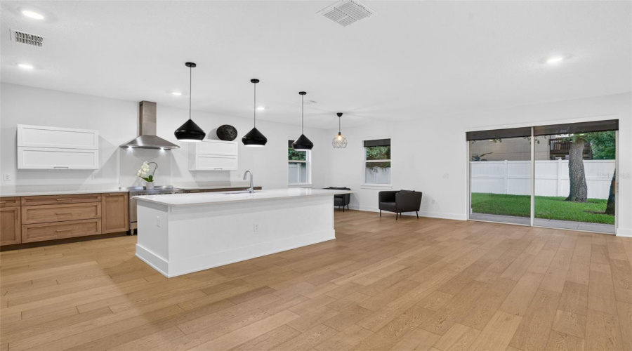 Tampa, Florida 33611, 5 Bedroom Bedrooms, ,3 Bathroombathrooms,Residential,For Sale,6Th,0,Mfrtb8529258