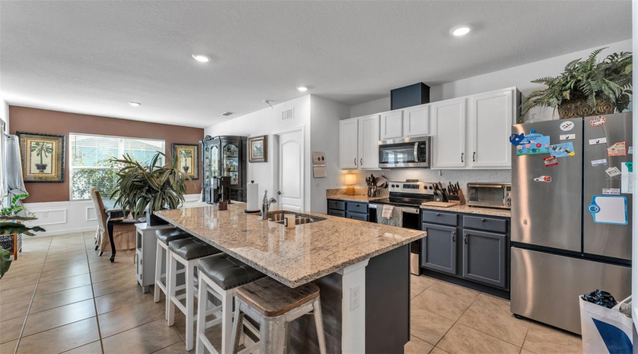 Bartow, Florida 33830, 3 Bedroom Bedrooms, ,2 Bathroombathrooms,Residential,For Sale,Diving Dove,0,Mfro6387219