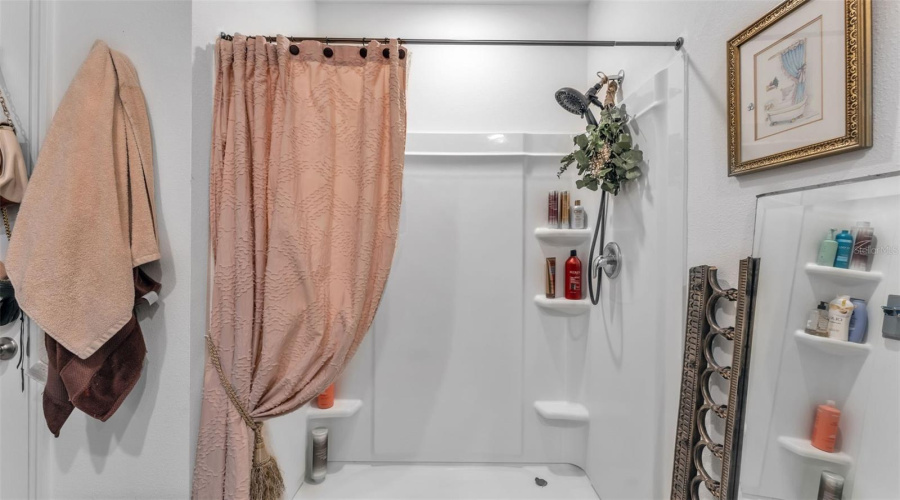 Bartow, Florida 33830, 3 Bedroom Bedrooms, ,2 Bathroombathrooms,Residential,For Sale,Diving Dove,0,Mfro6387219