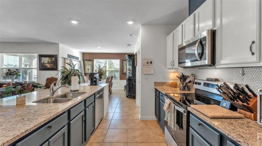 Bartow, Florida 33830, 3 Bedroom Bedrooms, ,2 Bathroombathrooms,Residential,For Sale,Diving Dove,0,Mfro6387219
