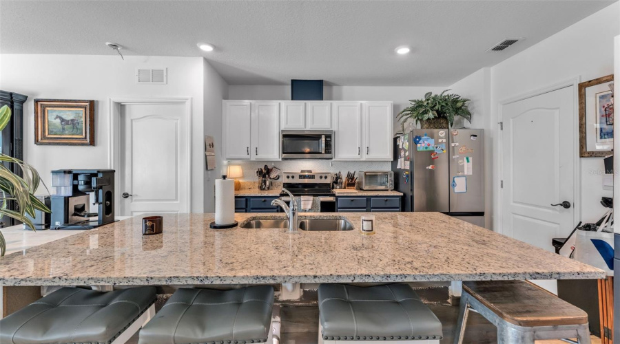 Bartow, Florida 33830, 3 Bedroom Bedrooms, ,2 Bathroombathrooms,Residential,For Sale,Diving Dove,0,Mfro6387219