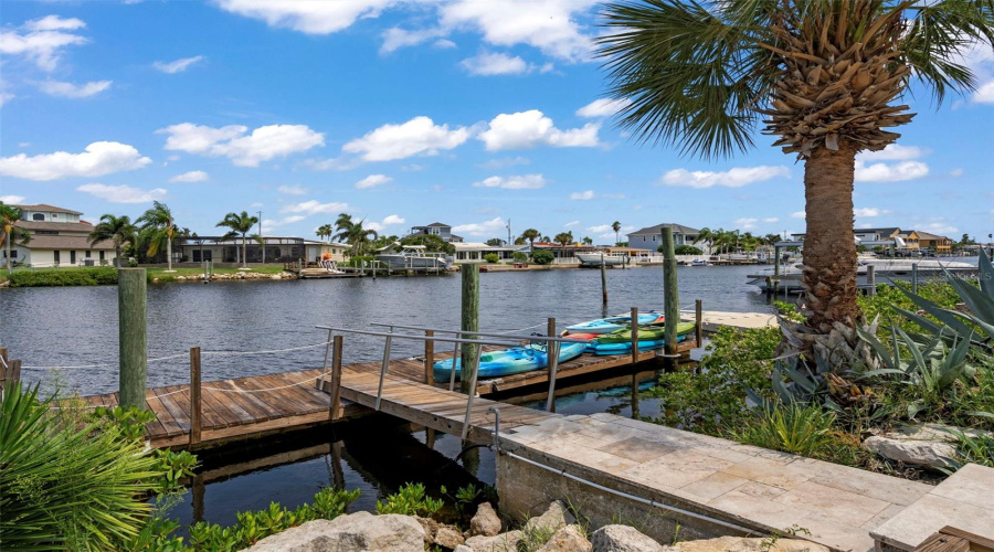 New Port Richey, Florida 34652, 3 Bedroom Bedrooms, ,3 Bathroombathrooms,Residential,For Sale,Leeward,0,Mfrl4963807