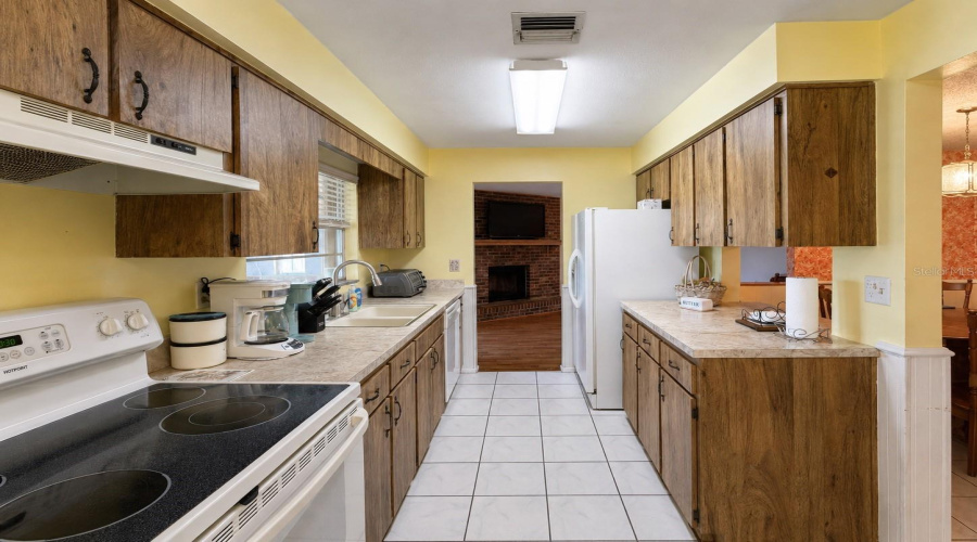 Kissimmee, Florida 34741, 3 Bedroom Bedrooms, ,2 Bathroombathrooms,Residential,For Sale,Green Meadow,0,Mfro6436317