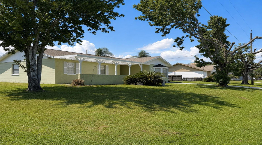 Kissimmee, Florida 34741, 3 Bedroom Bedrooms, ,2 Bathroombathrooms,Residential,For Sale,Green Meadow,0,Mfro6436317