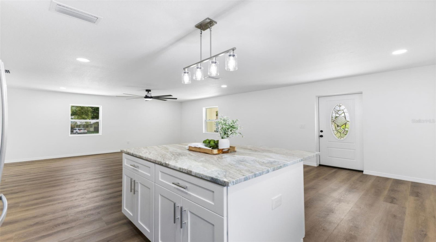 Bradenton, Florida 34208, 3 Bedroom Bedrooms, ,2 Bathroombathrooms,Residential,For Sale,Brown,0,Mfra4696980