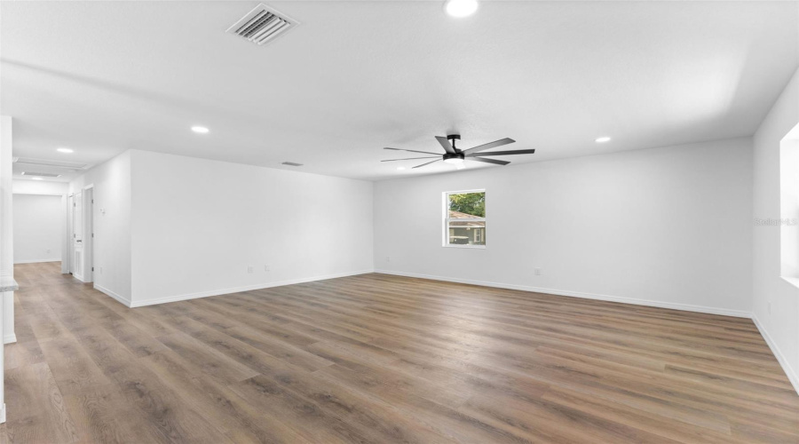 Bradenton, Florida 34208, 3 Bedroom Bedrooms, ,2 Bathroombathrooms,Residential,For Sale,Brown,0,Mfra4696980