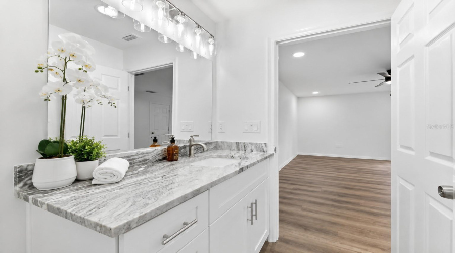 Bradenton, Florida 34208, 3 Bedroom Bedrooms, ,2 Bathroombathrooms,Residential,For Sale,Brown,0,Mfra4696980