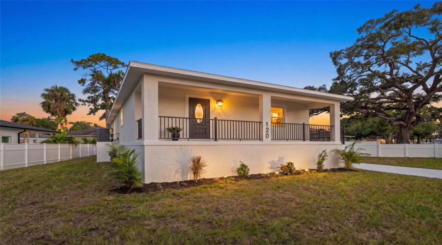Bradenton, Florida 34208, 3 Bedroom Bedrooms, ,2 Bathroombathrooms,Residential,For Sale,Brown,0,Mfra4696980