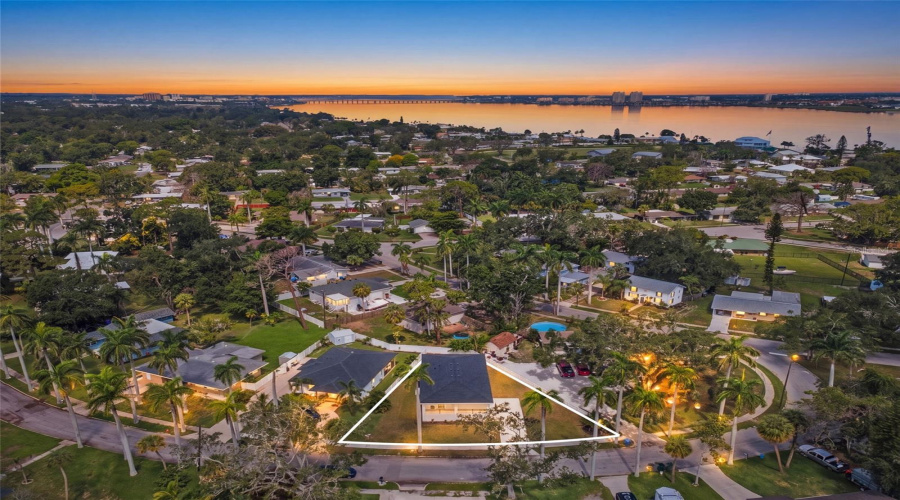 Bradenton, Florida 34208, 3 Bedroom Bedrooms, ,2 Bathroombathrooms,Residential,For Sale,Brown,0,Mfra4696980