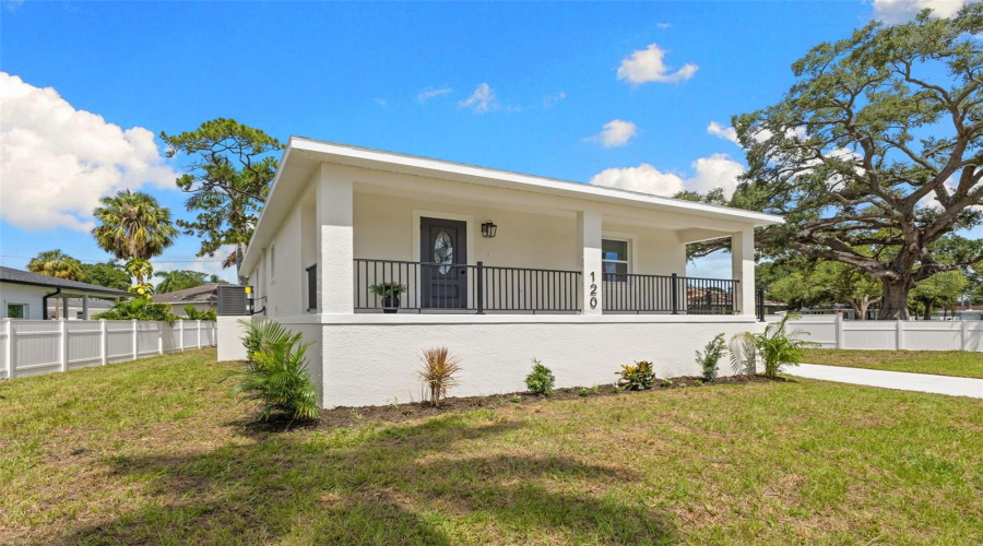Bradenton, Florida 34208, 3 Bedroom Bedrooms, ,2 Bathroombathrooms,Residential,For Sale,Brown,0,Mfra4696980