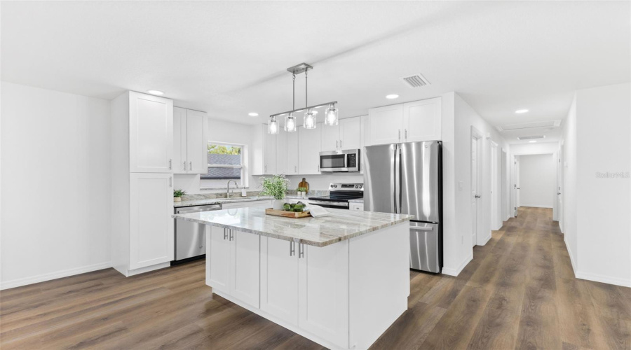 Bradenton, Florida 34208, 3 Bedroom Bedrooms, ,2 Bathroombathrooms,Residential,For Sale,Brown,0,Mfra4696980