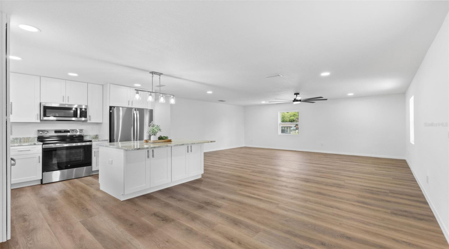 Bradenton, Florida 34208, 3 Bedroom Bedrooms, ,2 Bathroombathrooms,Residential,For Sale,Brown,0,Mfra4696980