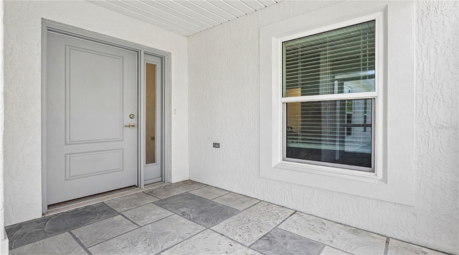 Screened Front Entry