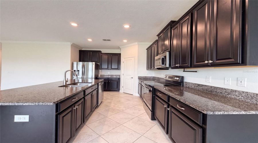 Ruskin, Florida 33573, 4 Bedroom Bedrooms, ,2 Bathroombathrooms,Residential,For Sale,Ivory,0,Mfro6428343
