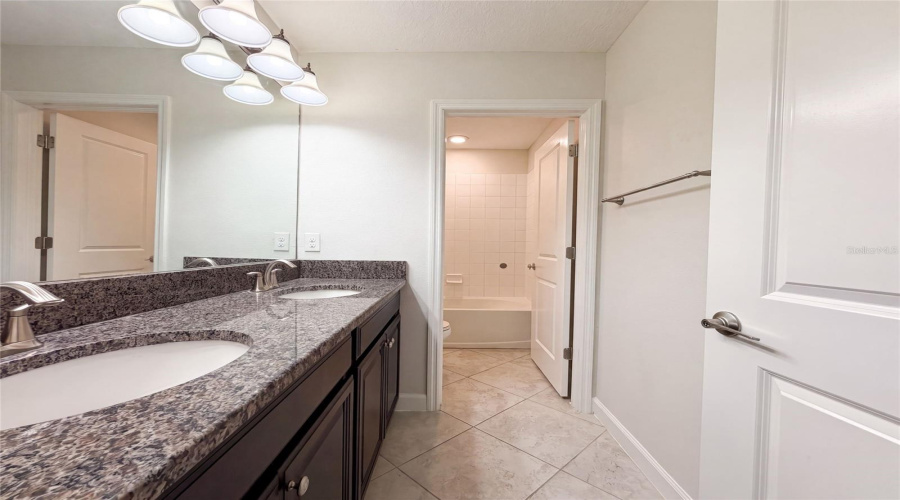 Ruskin, Florida 33573, 4 Bedroom Bedrooms, ,2 Bathroombathrooms,Residential,For Sale,Ivory,0,Mfro6428343