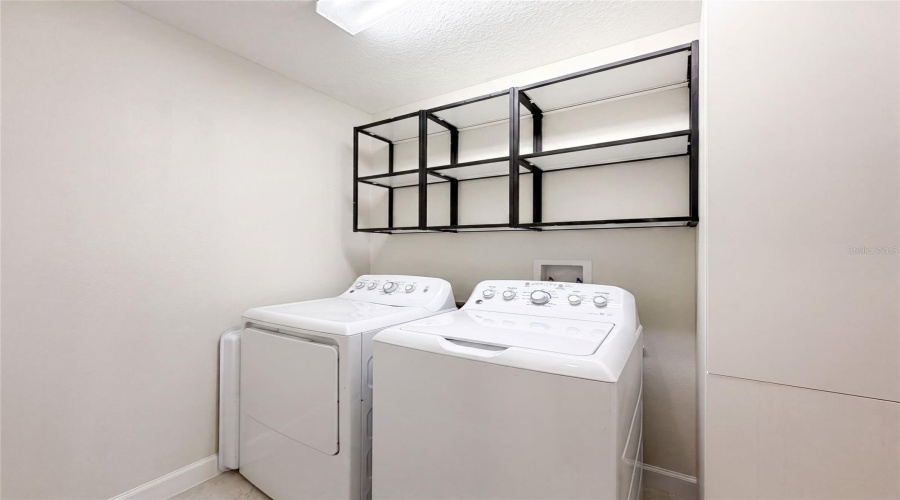 Ruskin, Florida 33573, 4 Bedroom Bedrooms, ,2 Bathroombathrooms,Residential,For Sale,Ivory,0,Mfro6428343