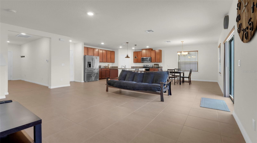 Kissimmee, Florida 34744, 4 Bedroom Bedrooms, ,2 Bathroombathrooms,Residential,For Sale,Crest,0,Mfro6409508